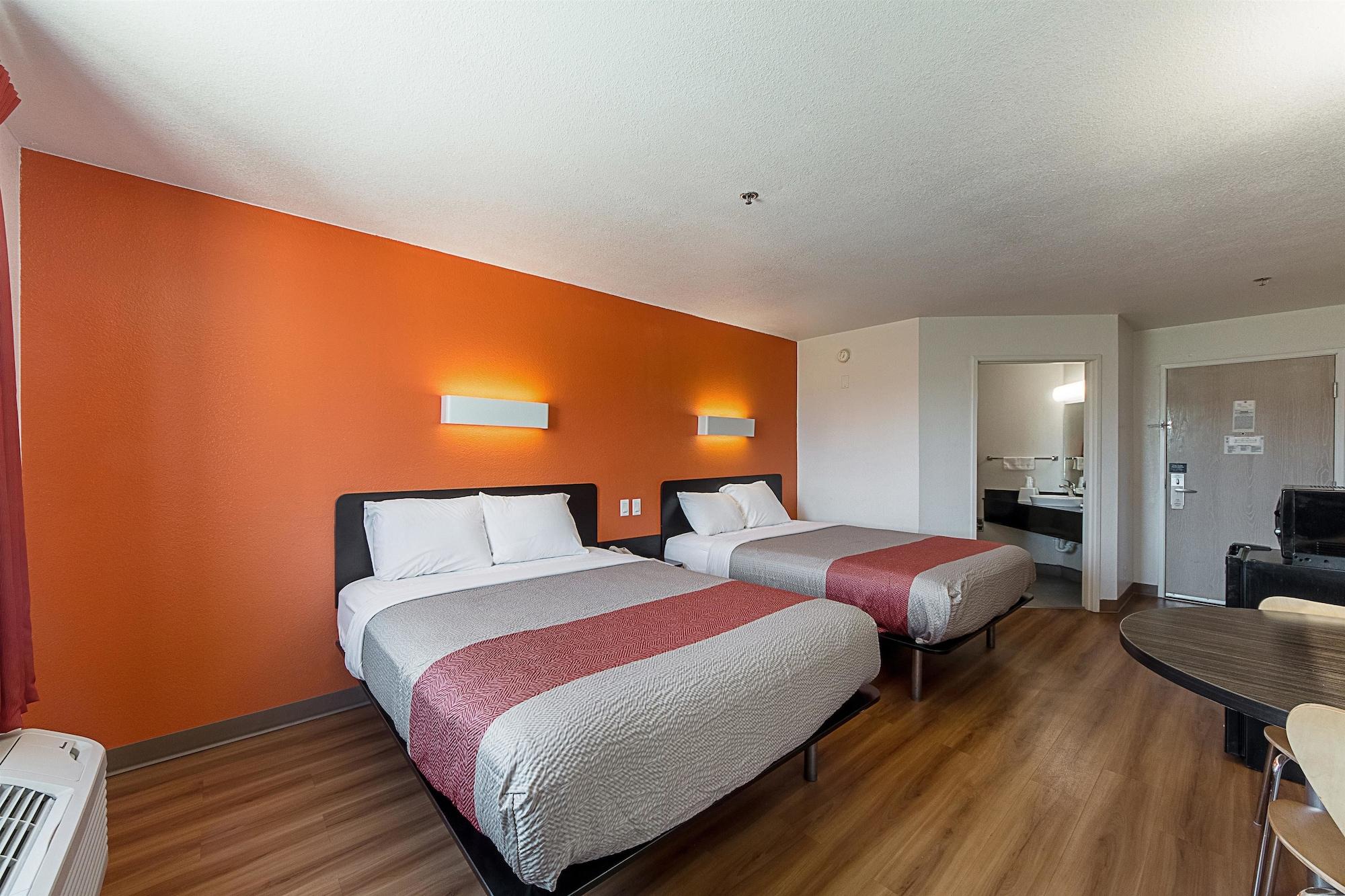 Motel 6-San Antonio, Tx - Downtown - Alamo Dome Luaran gambar