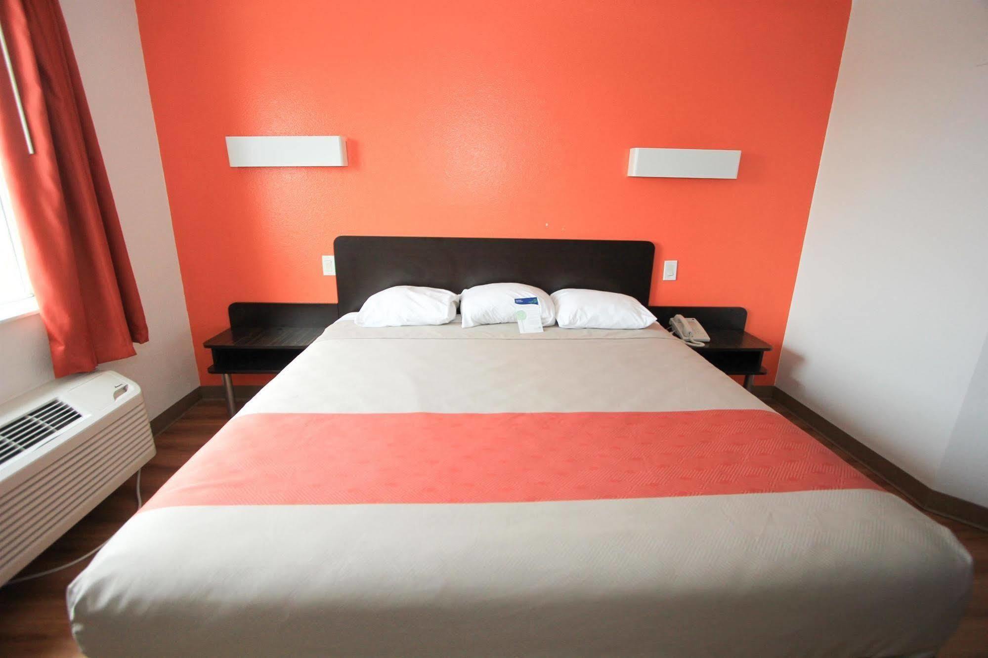 Motel 6-San Antonio, Tx - Downtown - Alamo Dome Luaran gambar