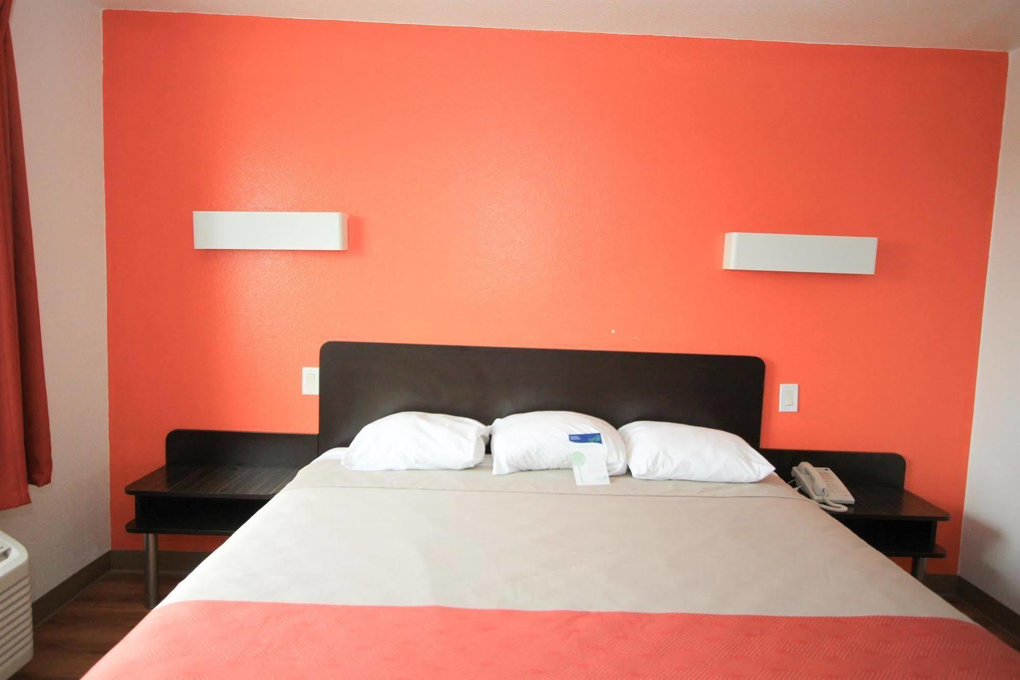 Motel 6-San Antonio, Tx - Downtown - Alamo Dome Luaran gambar