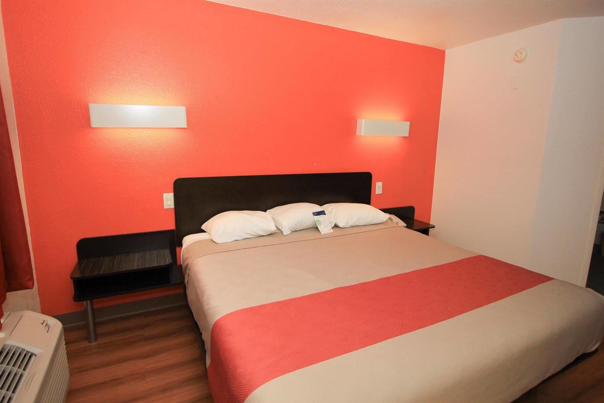 Motel 6-San Antonio, Tx - Downtown - Alamo Dome Luaran gambar